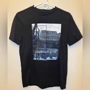 Calvin Klein Jeans Men’s Black T-Shirt with Basketball Court Graphic